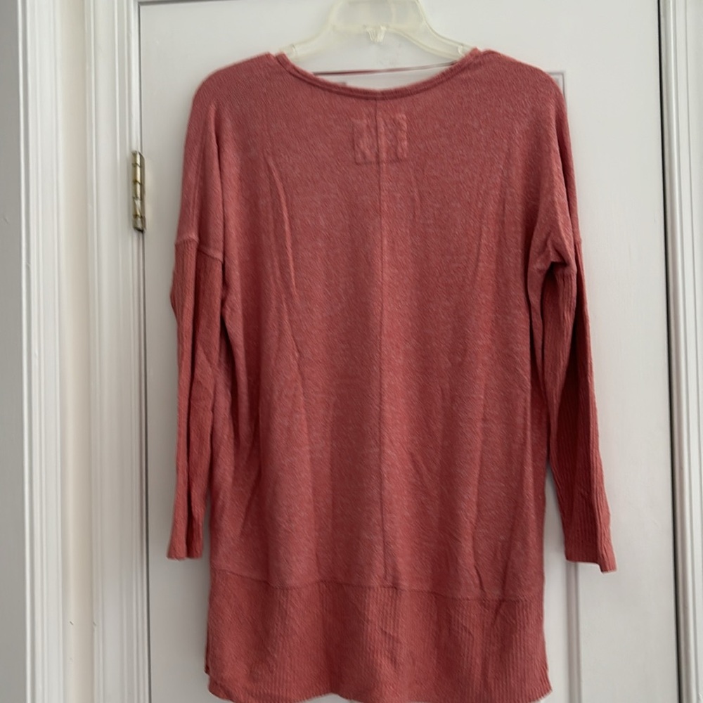 Women’s Top - Picture 2 of 3